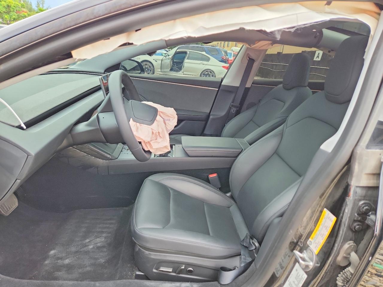 2025 Tesla Model 3 - Image 7