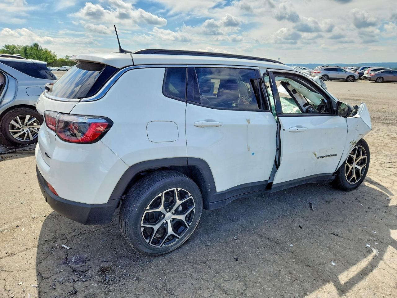 2024 Jeep Compass Latitude - Фото 3