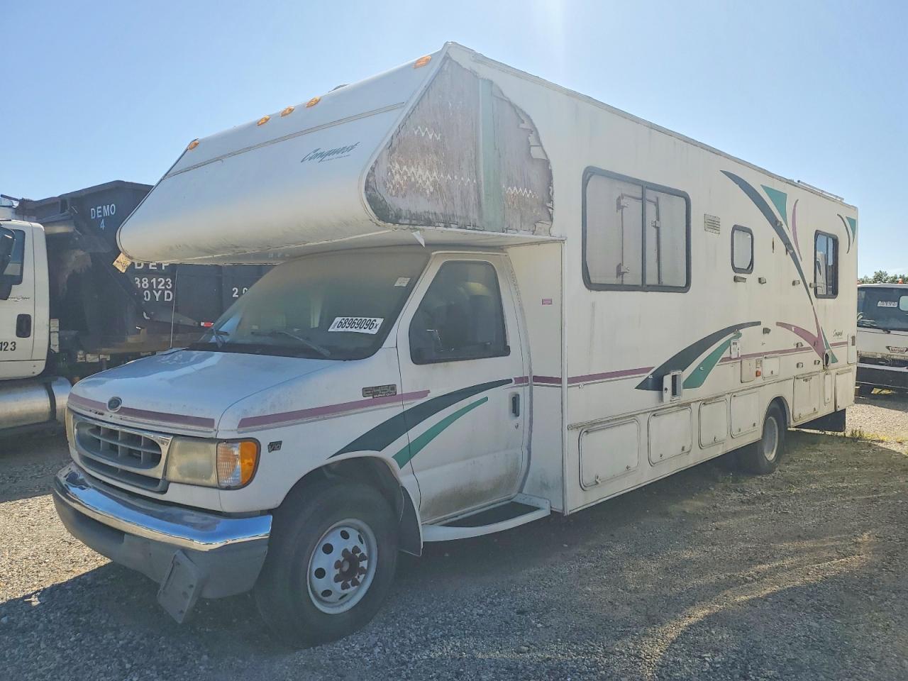2000 Ford Econoline - Фото 2