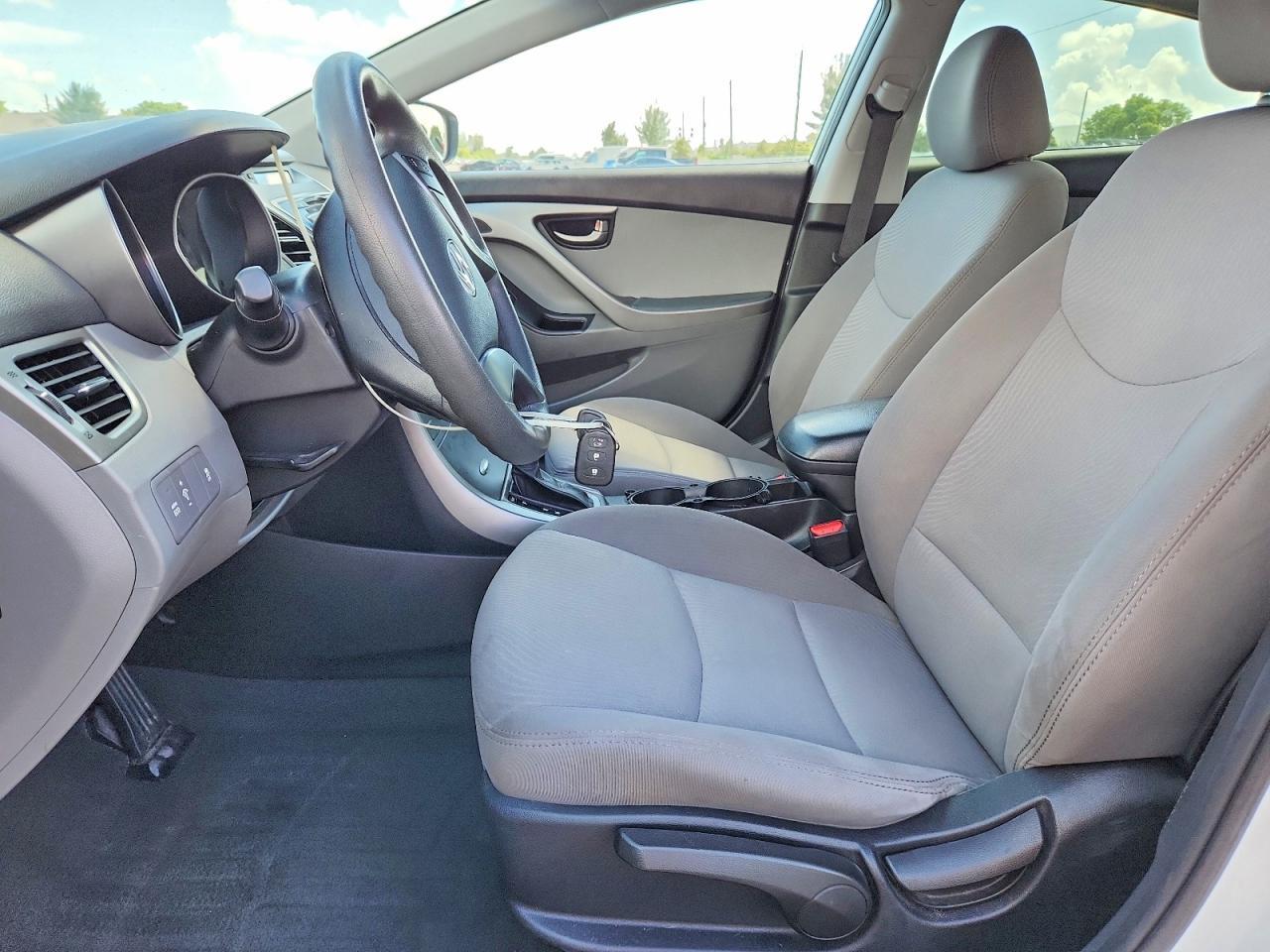 2014 Hyundai Elantra Se - Image 7