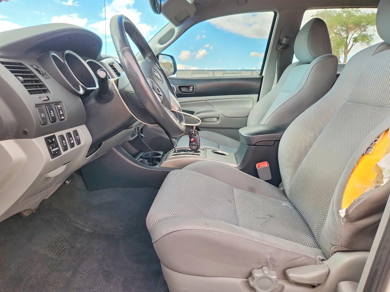 2015 Toyota Tacoma V6 - Image 7