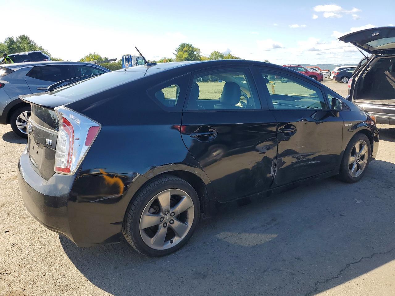 2013 Toyota Prius Persona Series Se - Image 3