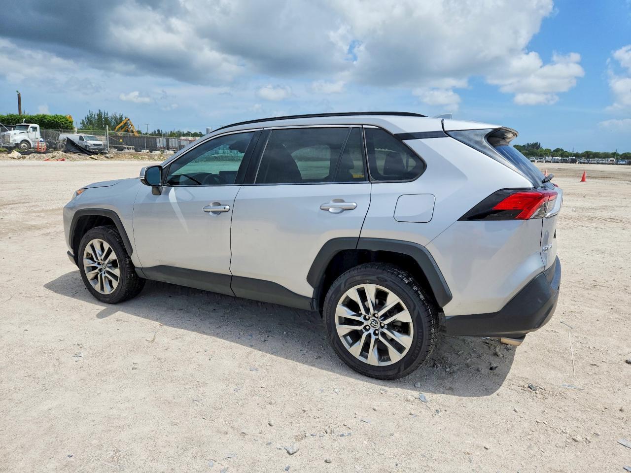 2019 Toyota Rav4 Xle Premium - Фото 2