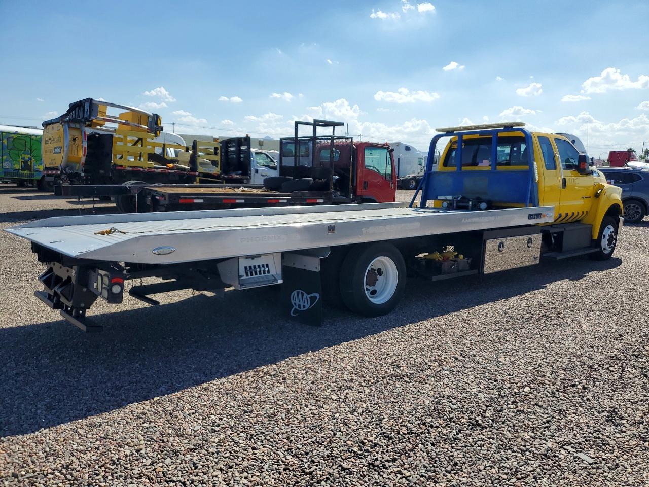 2019 Ford F650 Super - Фото 3