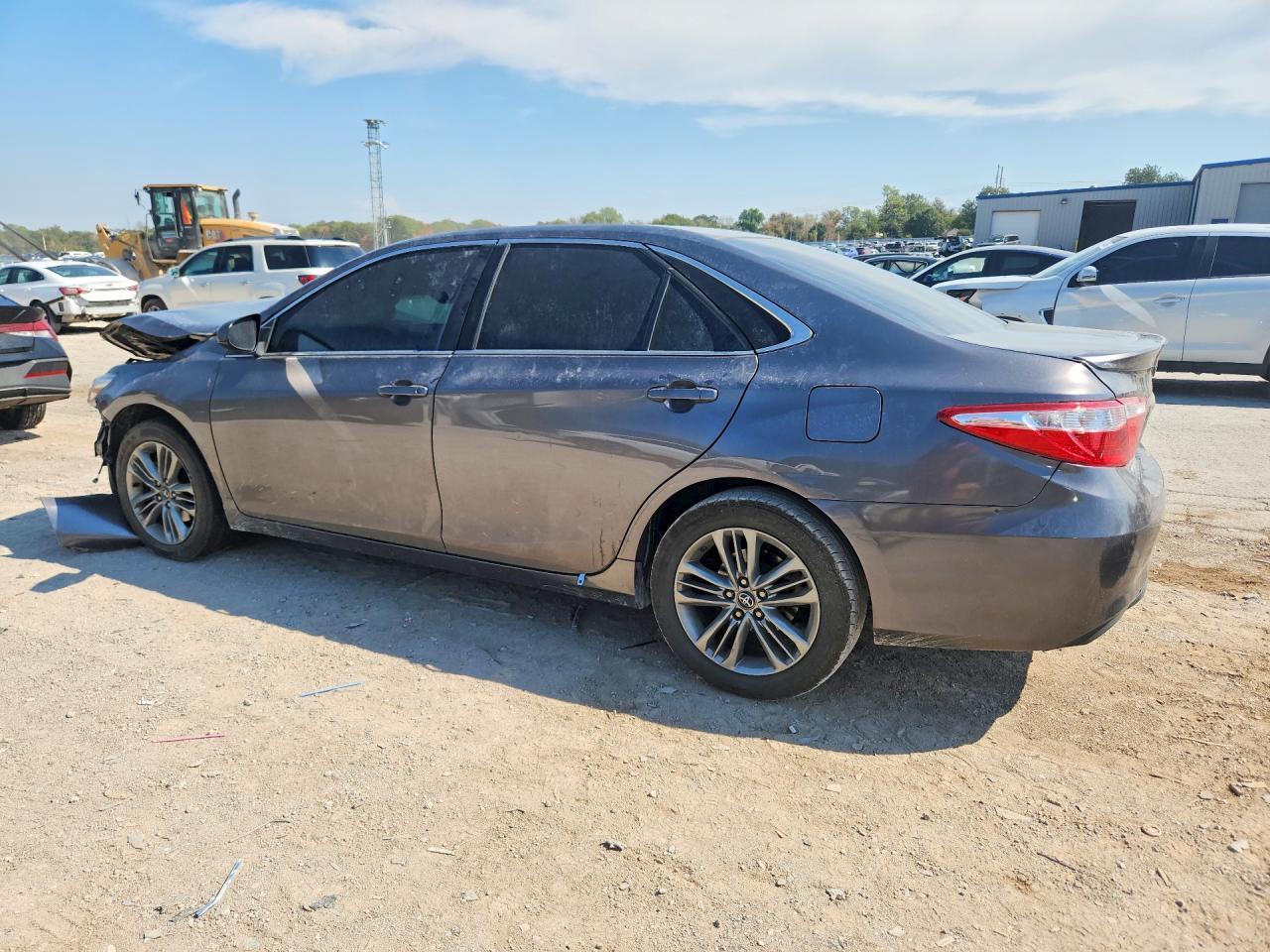 2017 Toyota Camry Se - Фото 2