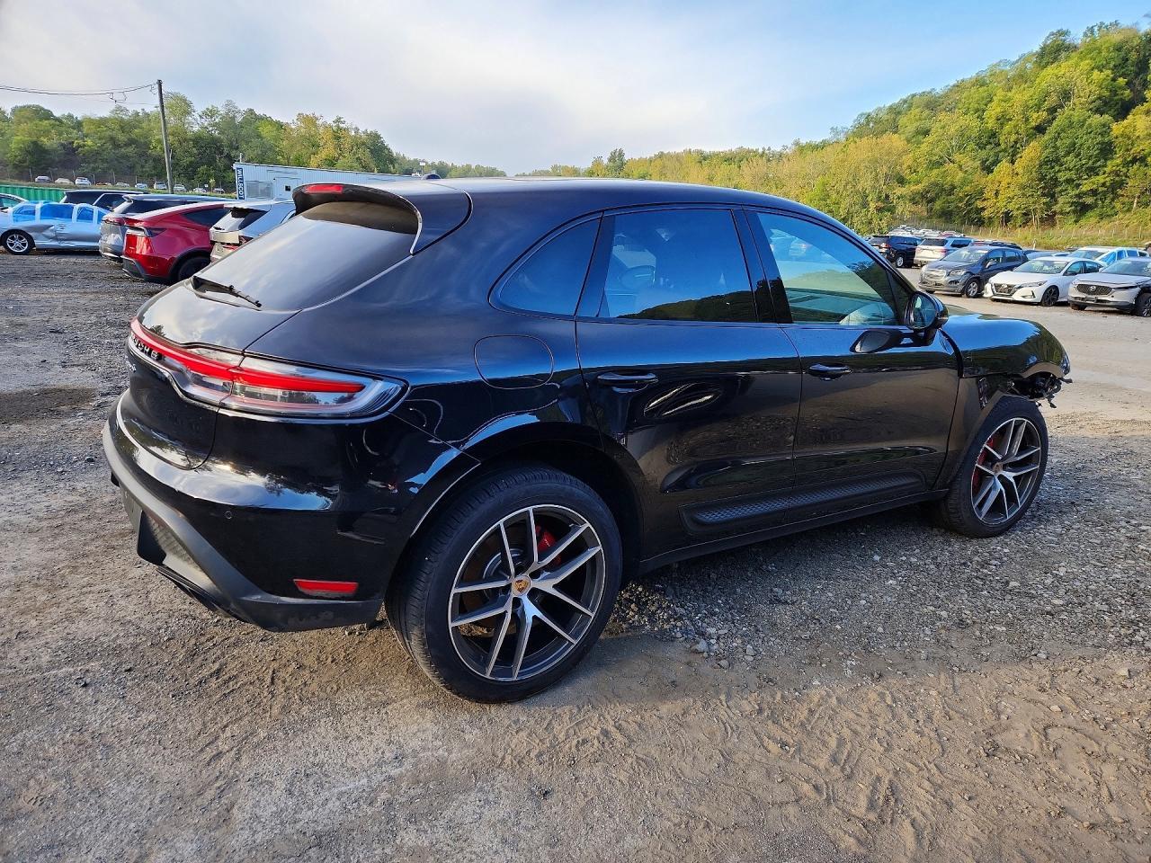 2025 Porsche Macan S - Image 3