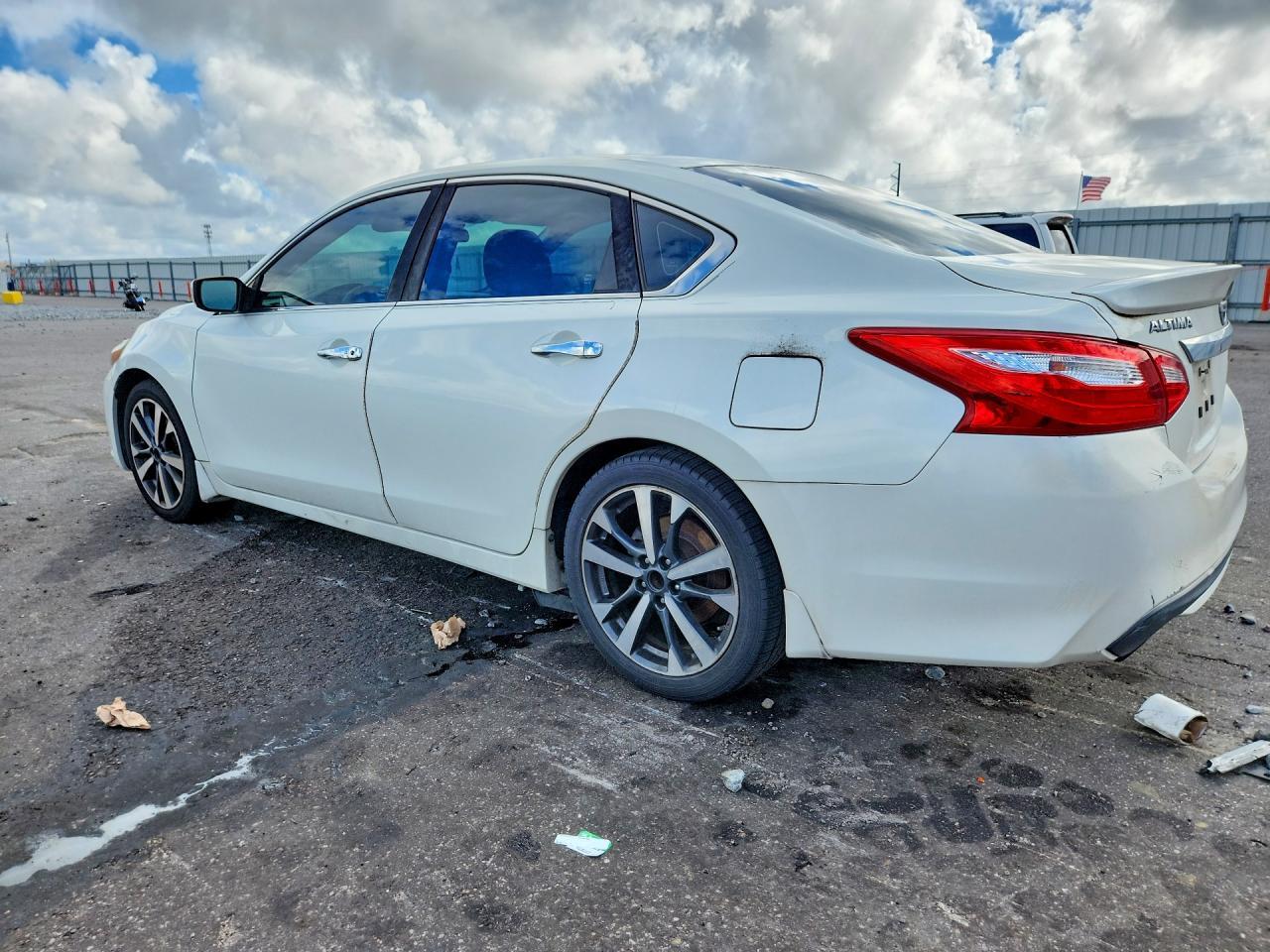 2016 Nissan Altima 2.5 Sr - Фото 2