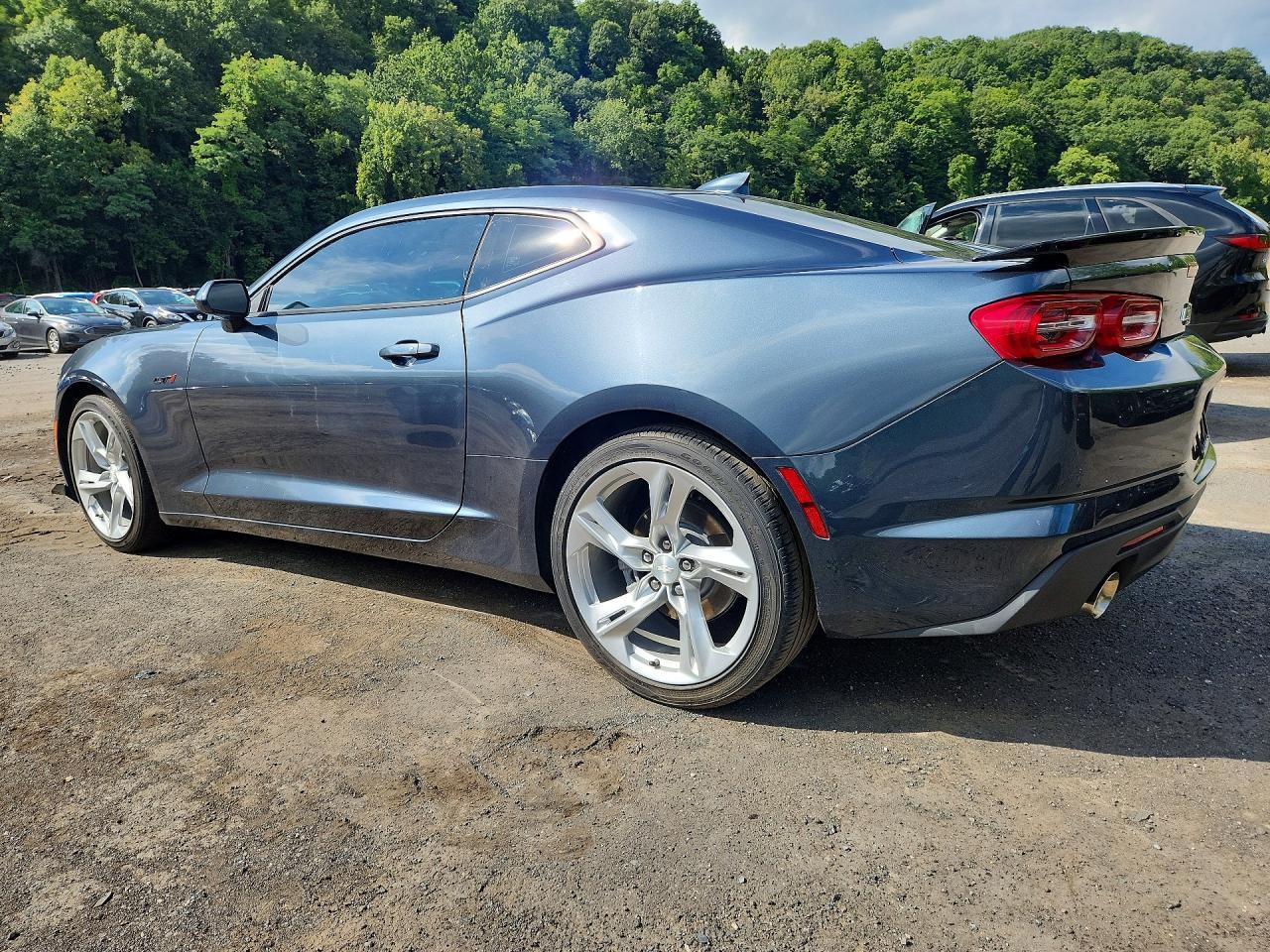 2022 Chevrolet Camaro Lt1 - Image 2