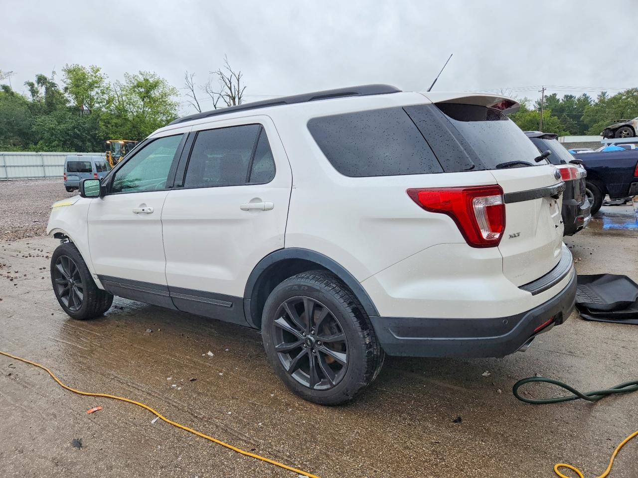 2018 Ford Explorer Xlt - Image 2