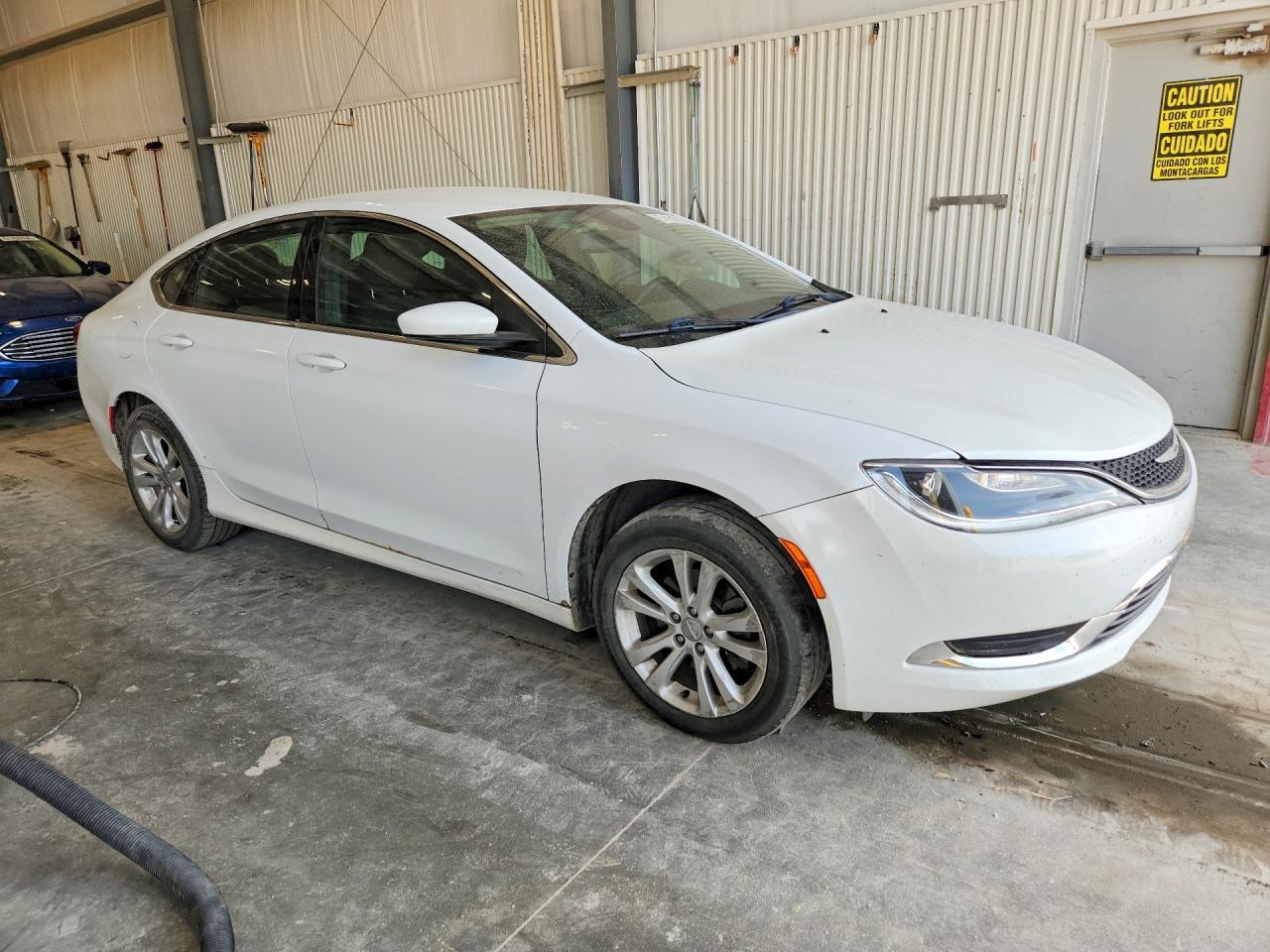 2015 Chrysler 200 Limited - Фото 4