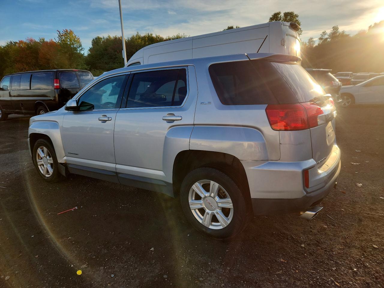 2016 GMC Terrain Sle - Image 2