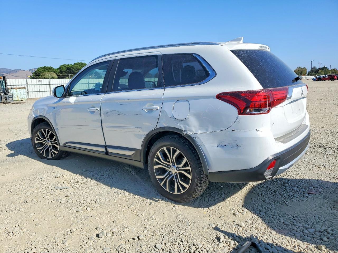 2017 Mitsubishi Outlander Gt - Фото 2