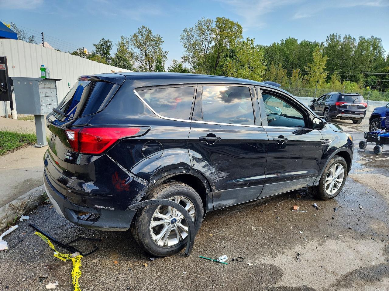 2019 Ford Escape Se - Фото 3