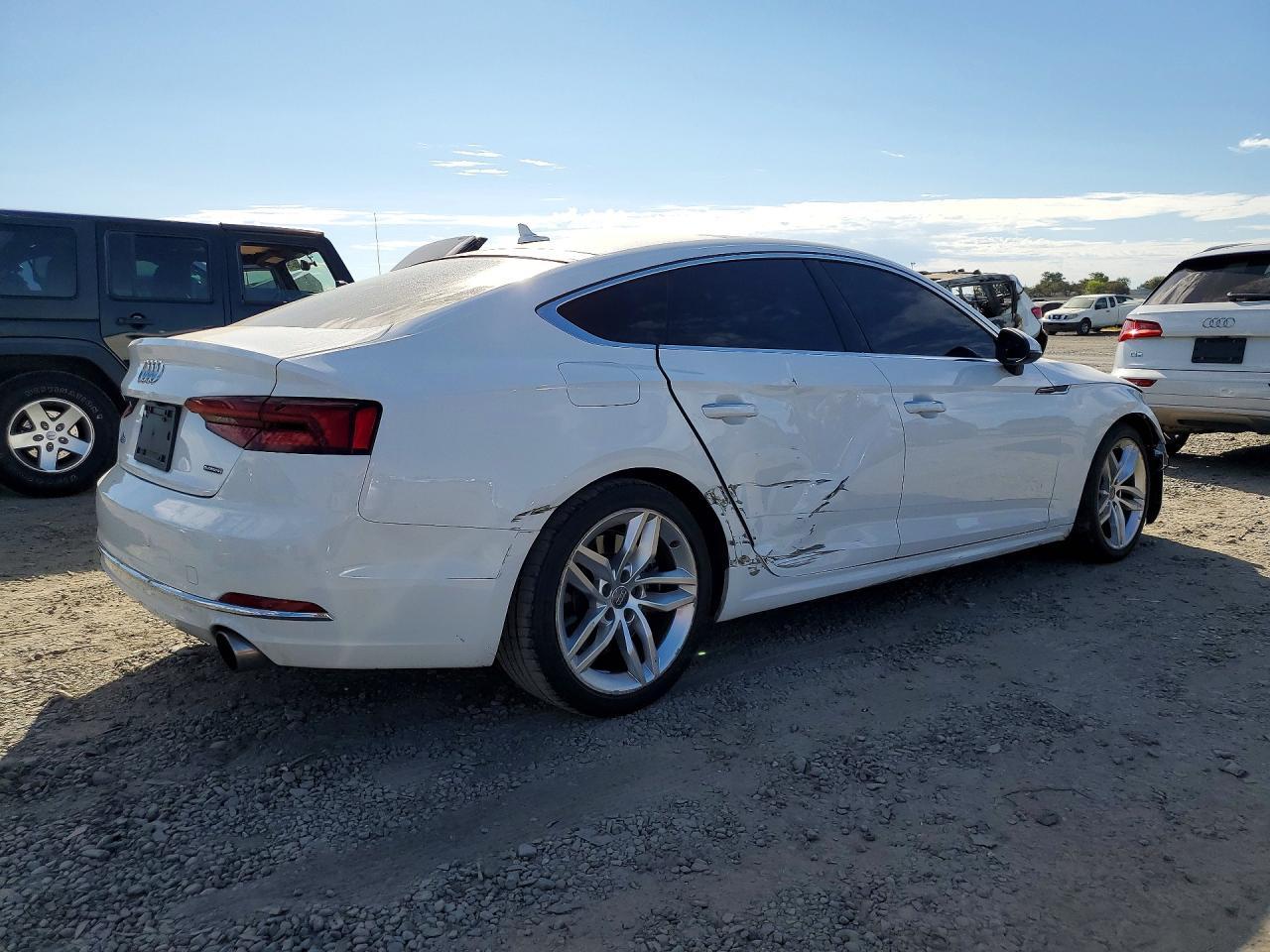 2019 Audi A5 Premium - Фото 3