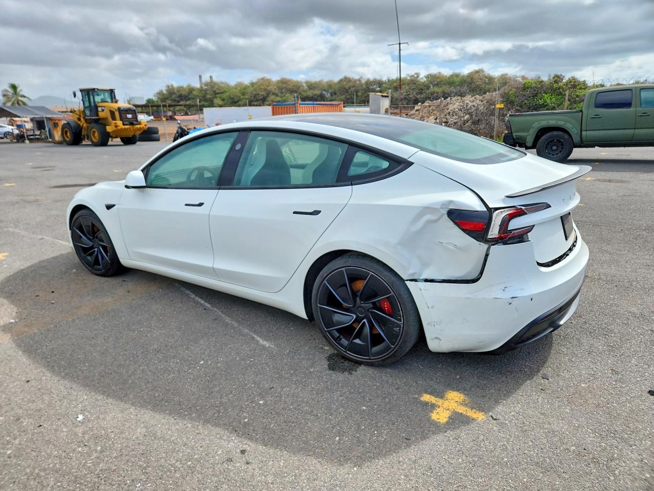 2024 Tesla Model 3 - Фото 2