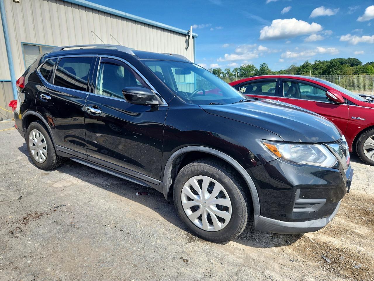 2017 Nissan Rogue S - Image 4