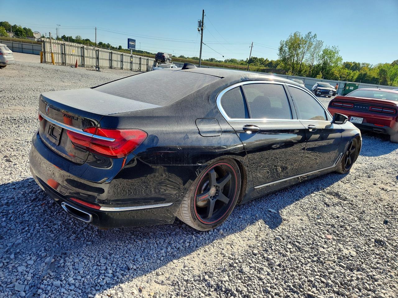 2017 BMW 740 I - Фото 3
