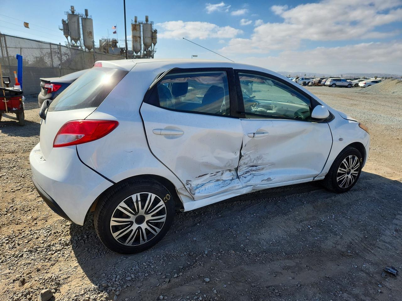 2013 Mazda Mazda2 - Фото 3