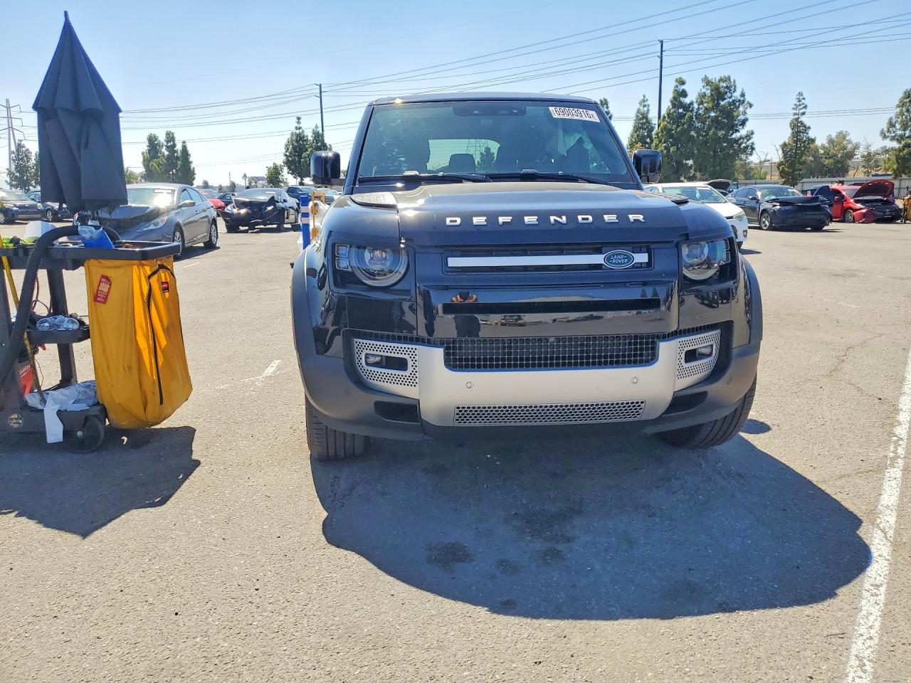 2025 Land Rover Defender 110 S - Фото 5
