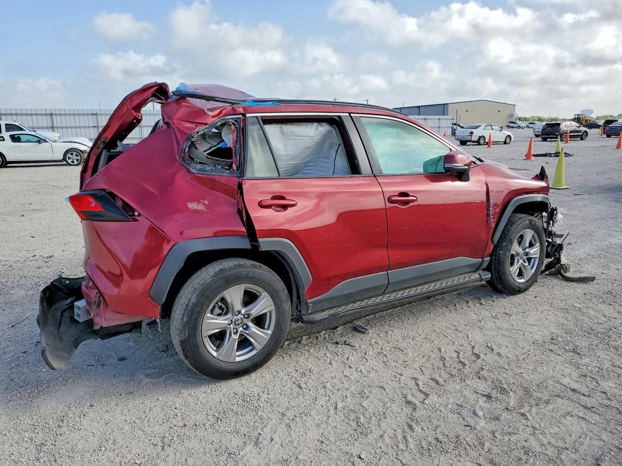 2023 Toyota Rav4 Xle - Image 3