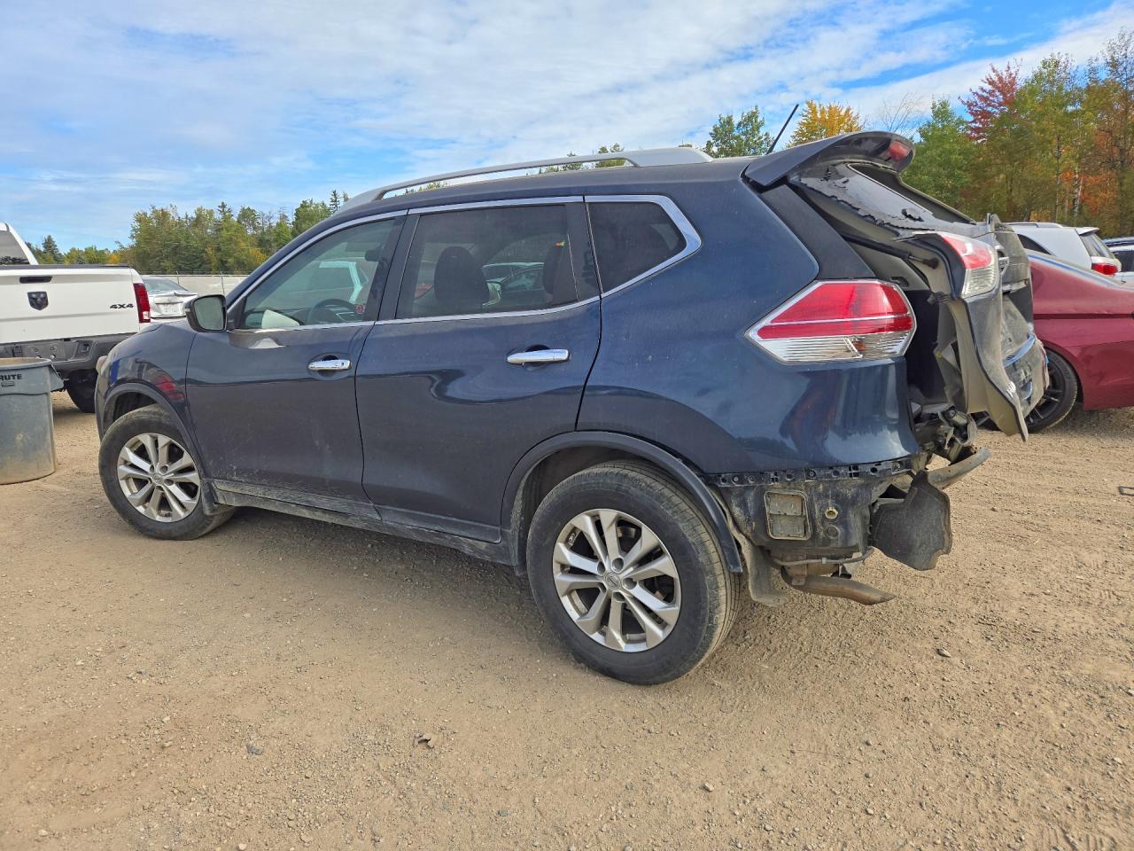 2015 Nissan Rogue S - Image 2
