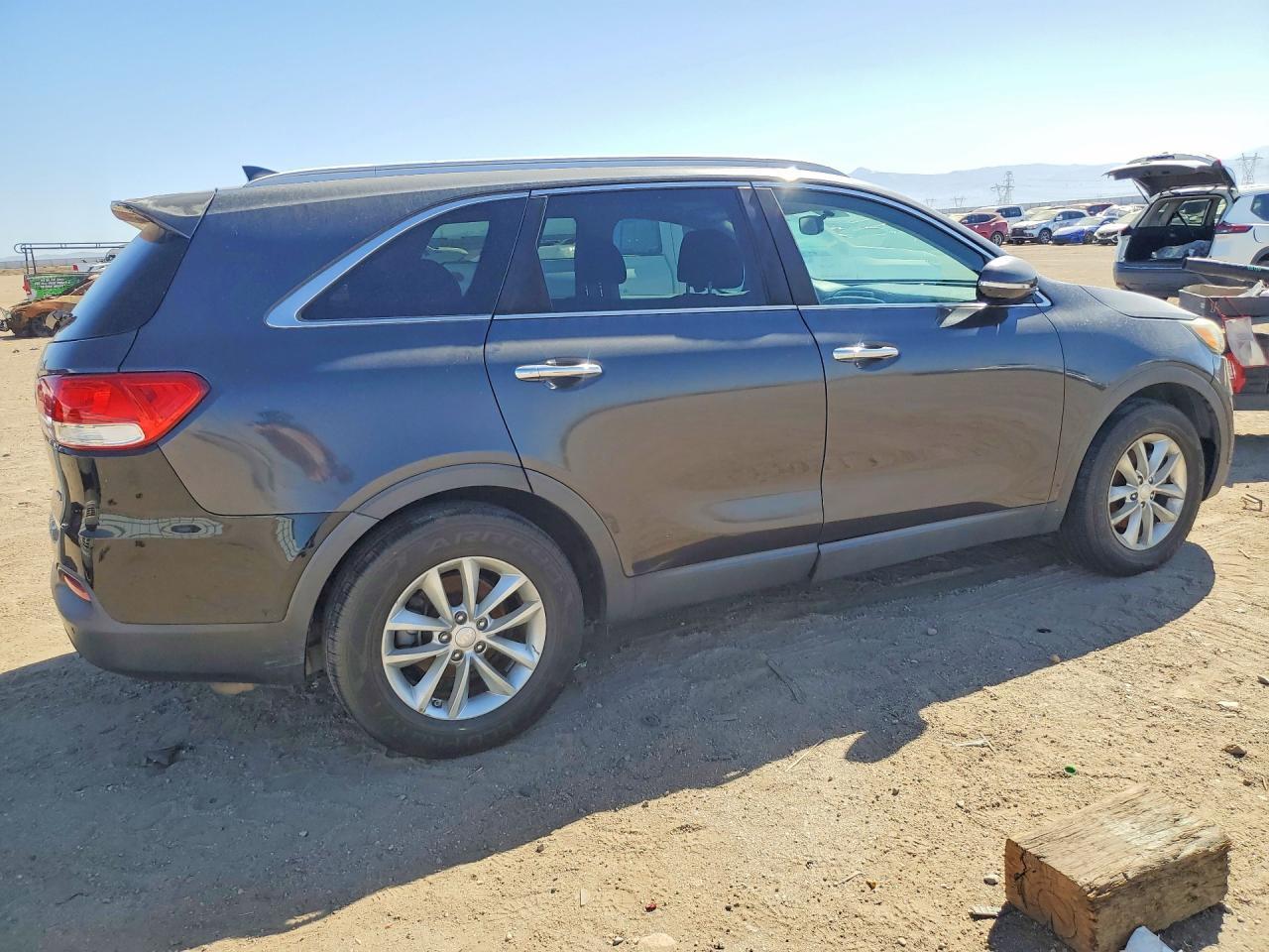2017 Kia Sorento Lx - Image 3