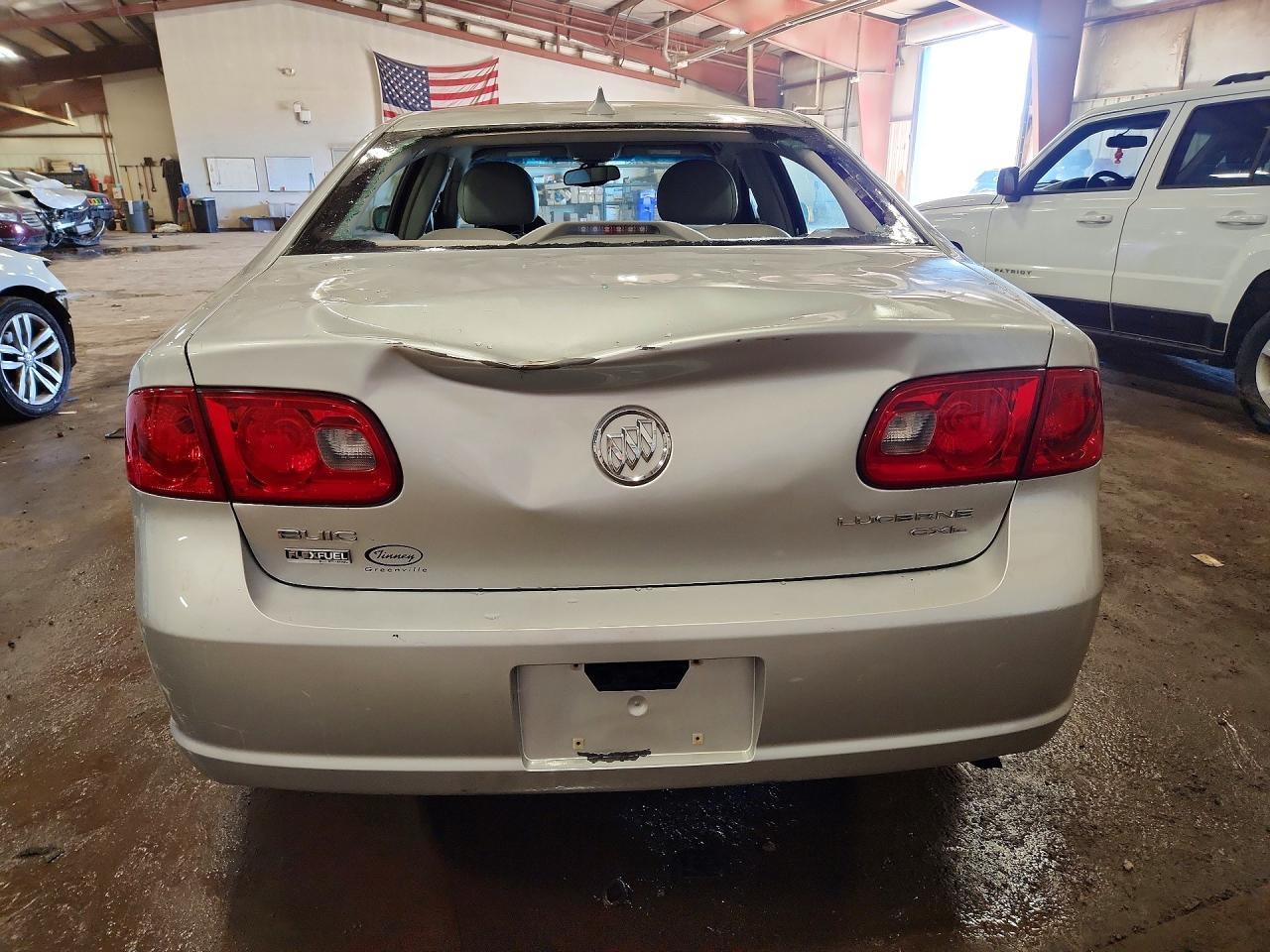 2009 Buick Lucerne Cxl - Image 6