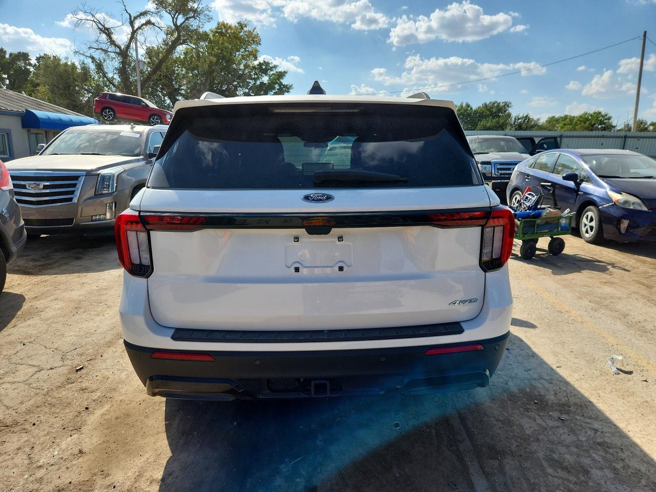 2025 Ford Explorer St-Line - Image 6