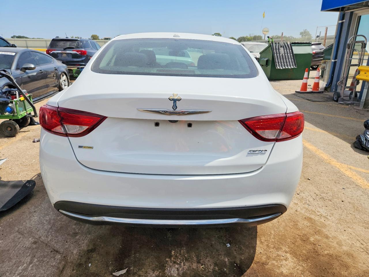 2015 Chrysler 200 Limited - Image 6