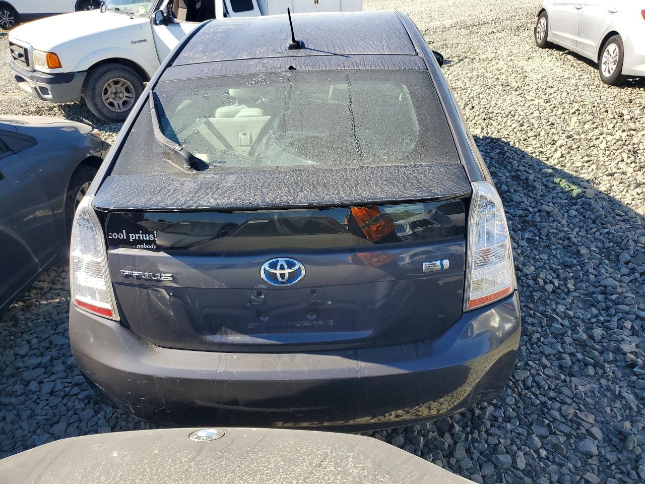 2011 Toyota Prius Three - Image 6