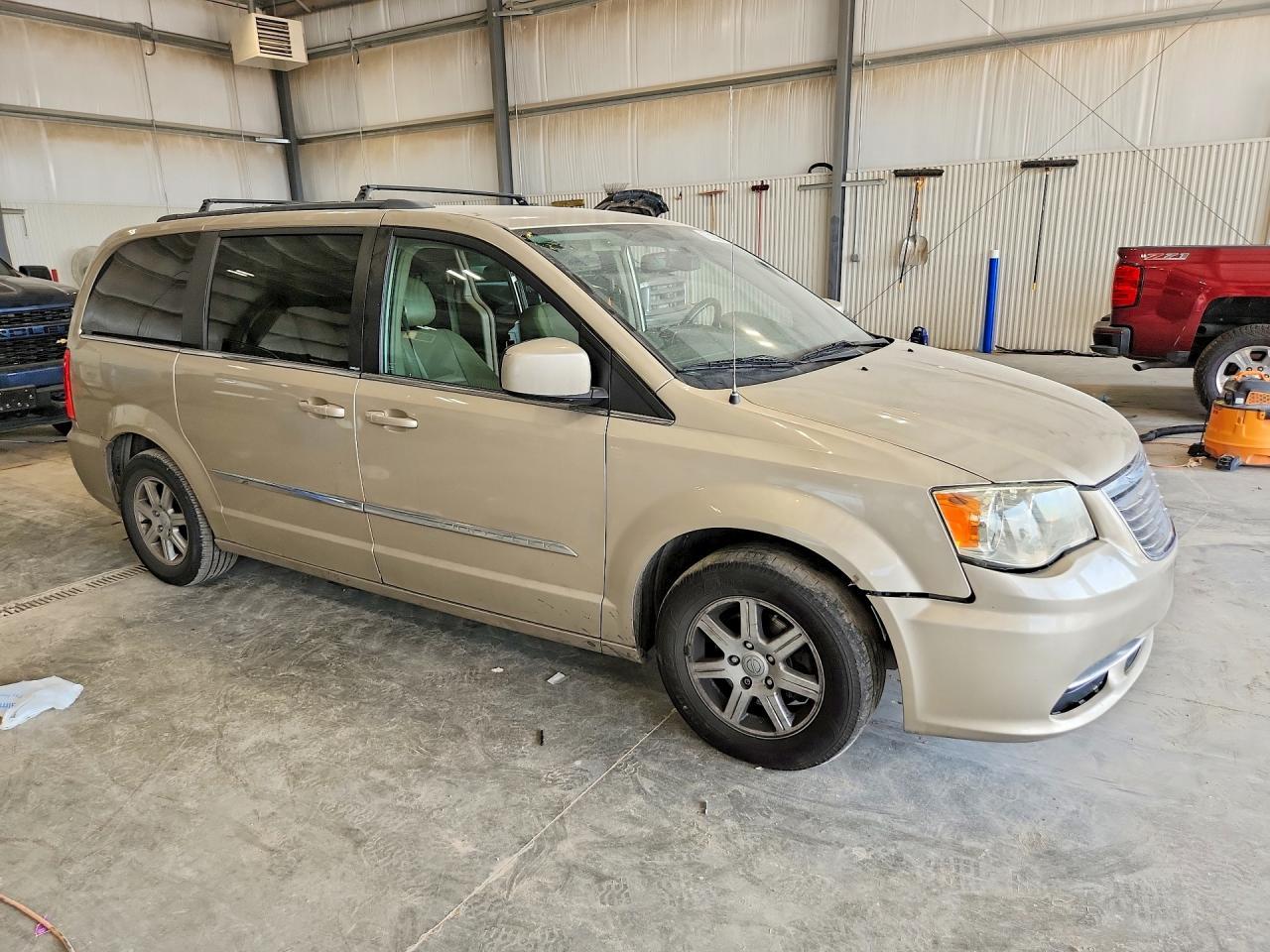 2012 Chrysler Town & Country Touring - Фото 4