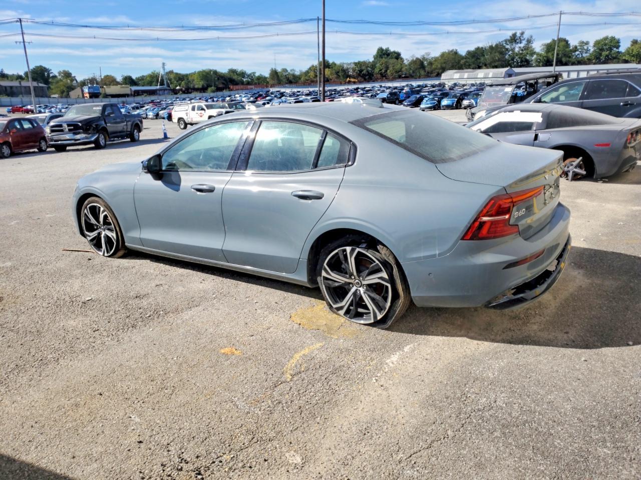 2024 Volvo S60 Plus - Фото 2