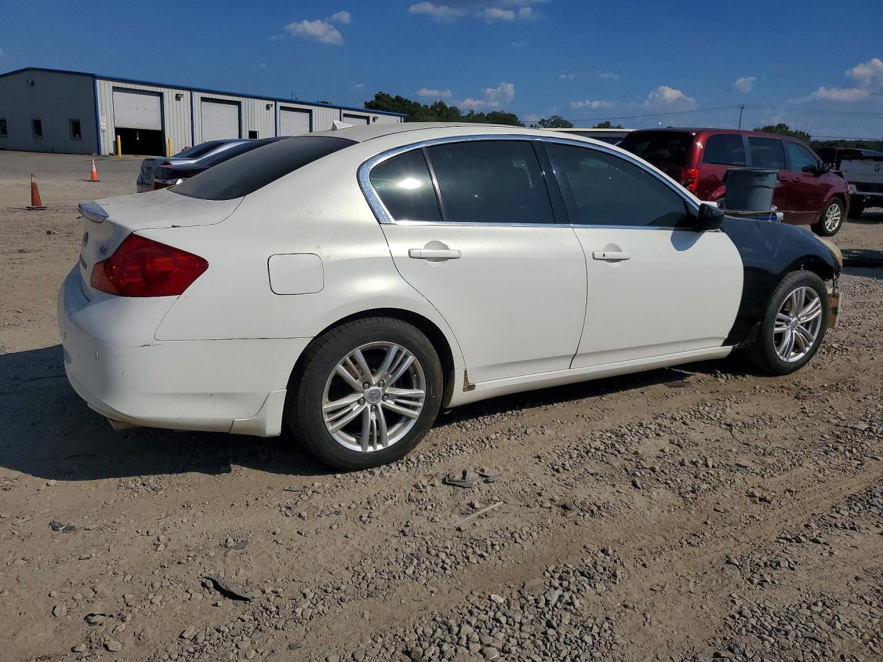 2011 Infiniti G37 Sedan Journey - Image 3
