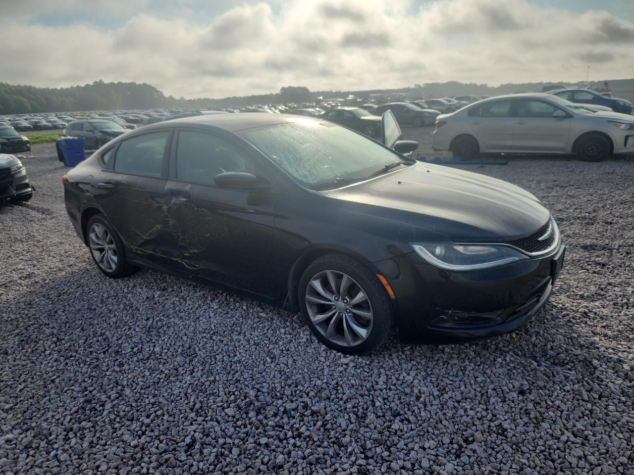 2016 Chrysler 200 S - Image 4