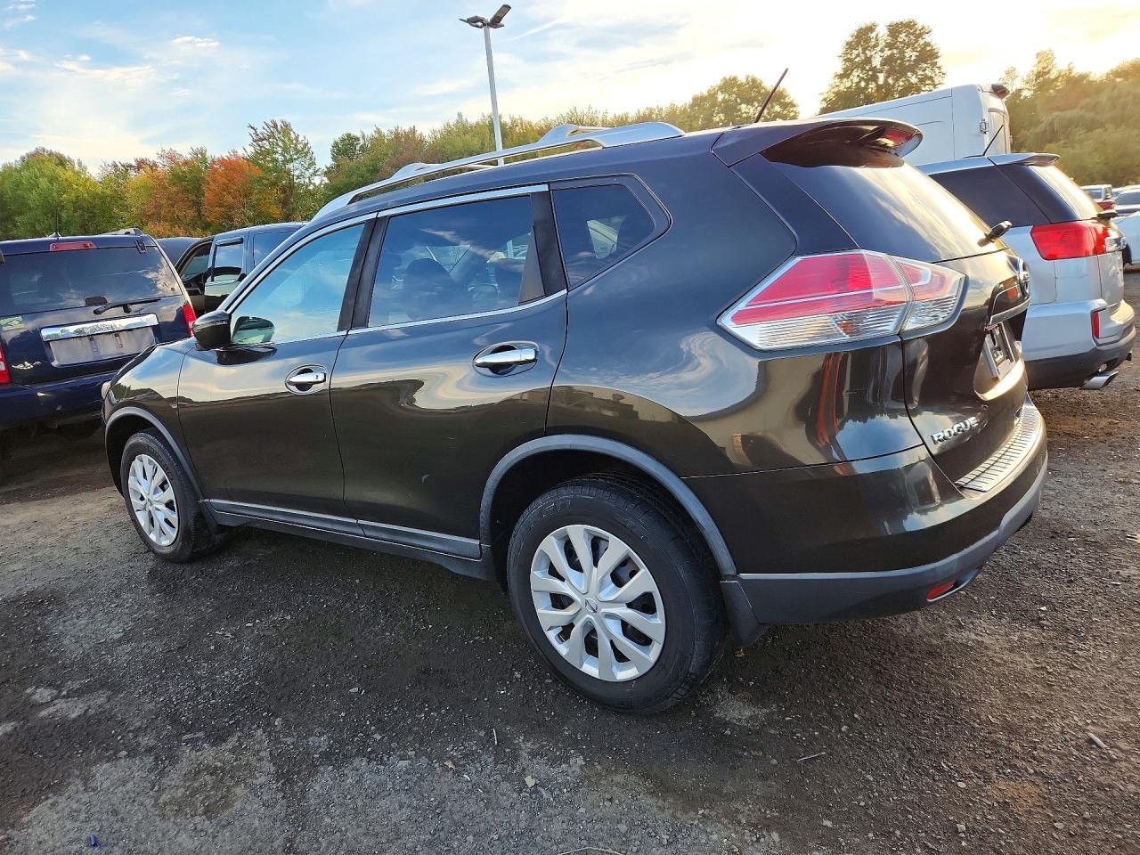 2016 Nissan Rogue S - Фото 2