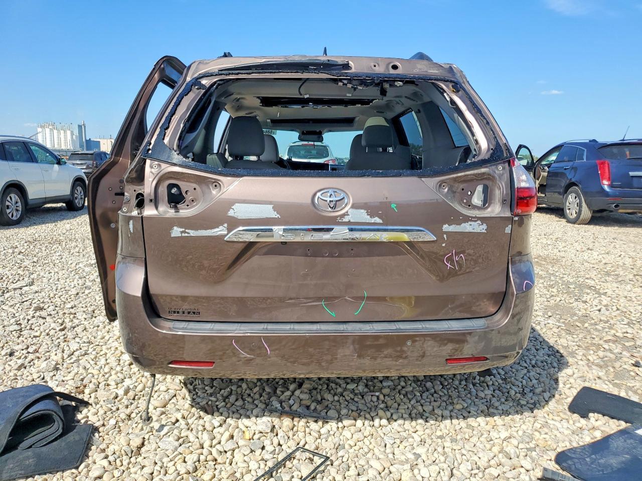 2018 Toyota Sienna Limited 7-Passenger - Фото 6