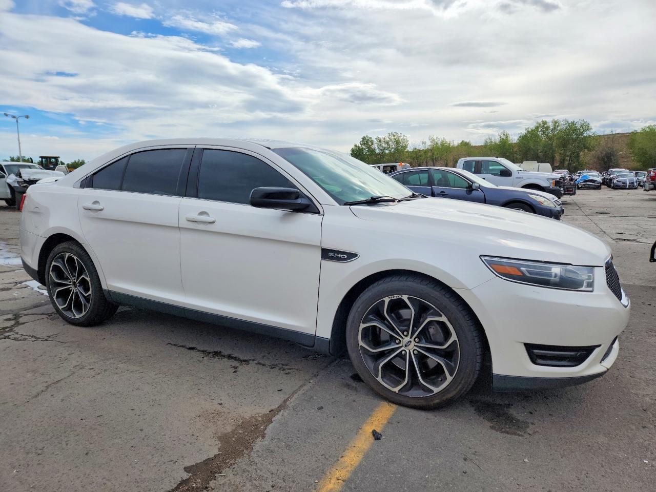 2017 Ford Taurus Sho - Фото 4