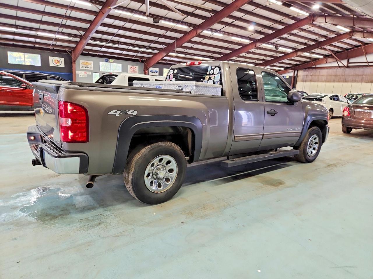 2013 Chevrolet Silverado K1500 Ls - Image 3