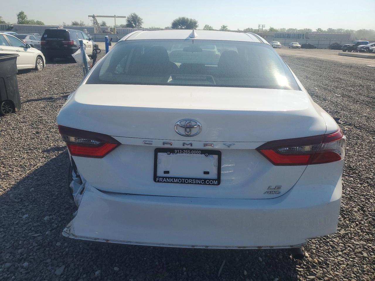 2023 Toyota Camry Le - Фото 6
