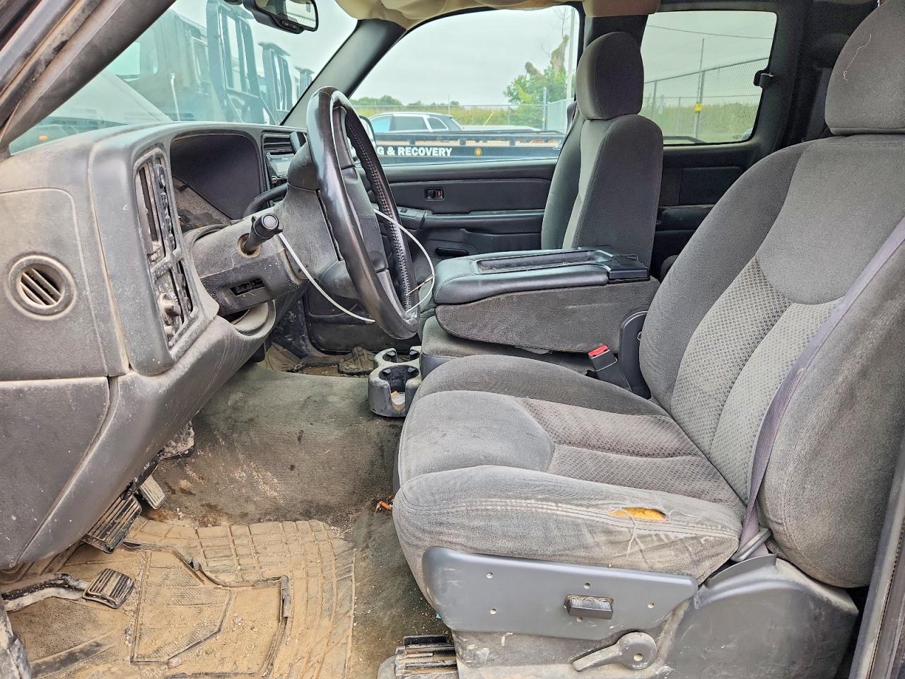 2004 Chevrolet Silverado K1500 - Image 7