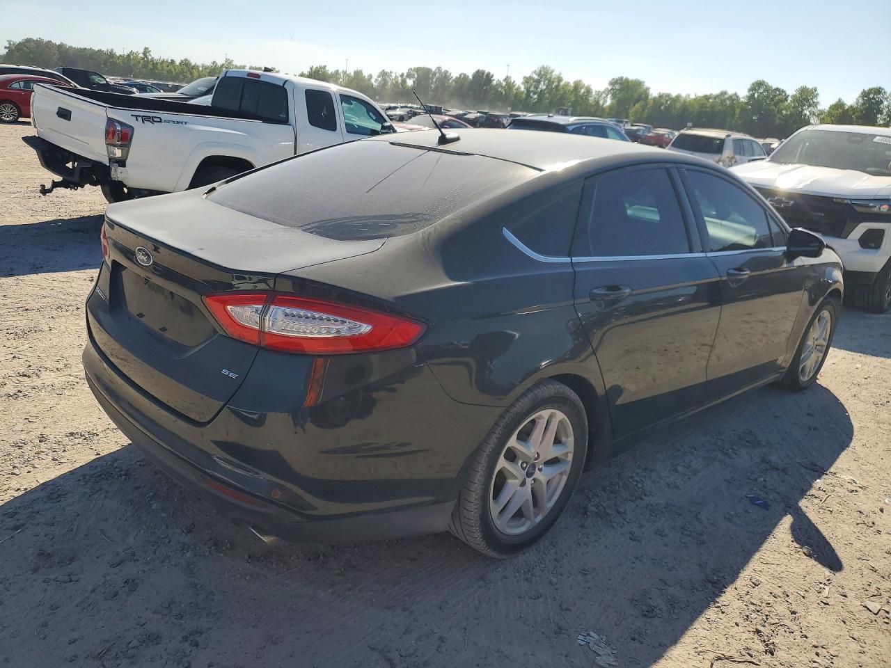 2015 Ford Fusion Se - Фото 3