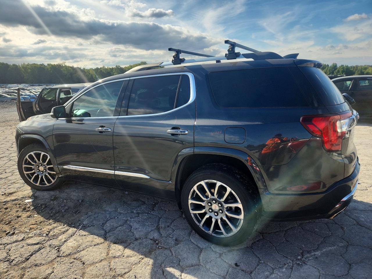 2021 GMC Acadia Denali - Фото 2