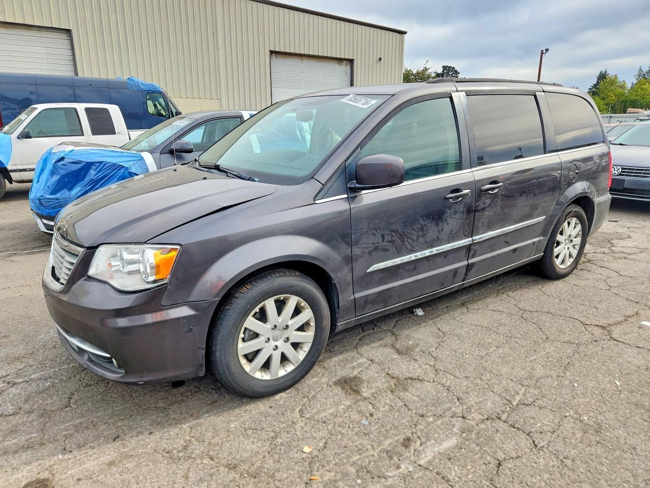 2016 Chrysler Town & Country Touring