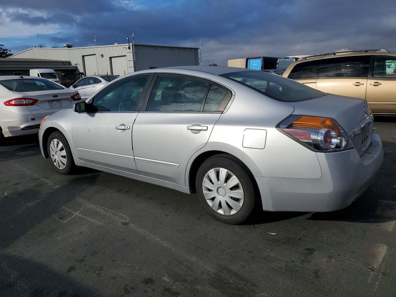 2012 Nissan Altima 2.5 - Фото 2