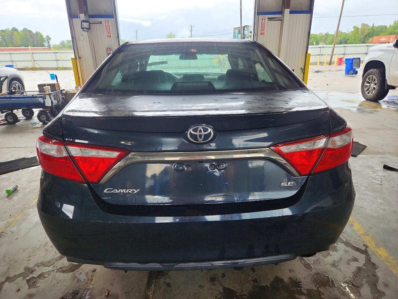 2017 Toyota Camry Se - Фото 6