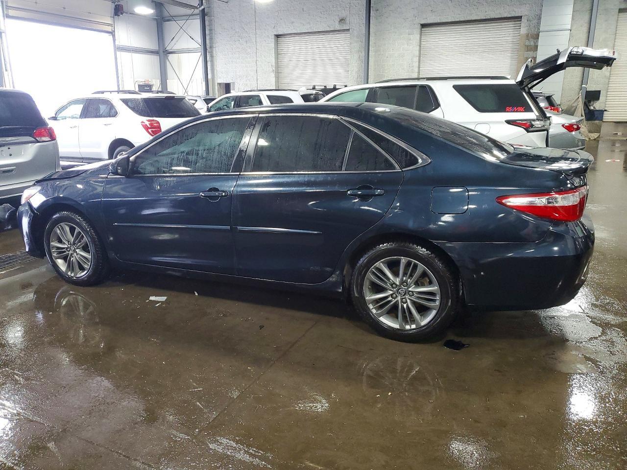 2017 Toyota Camry Se - Фото 2