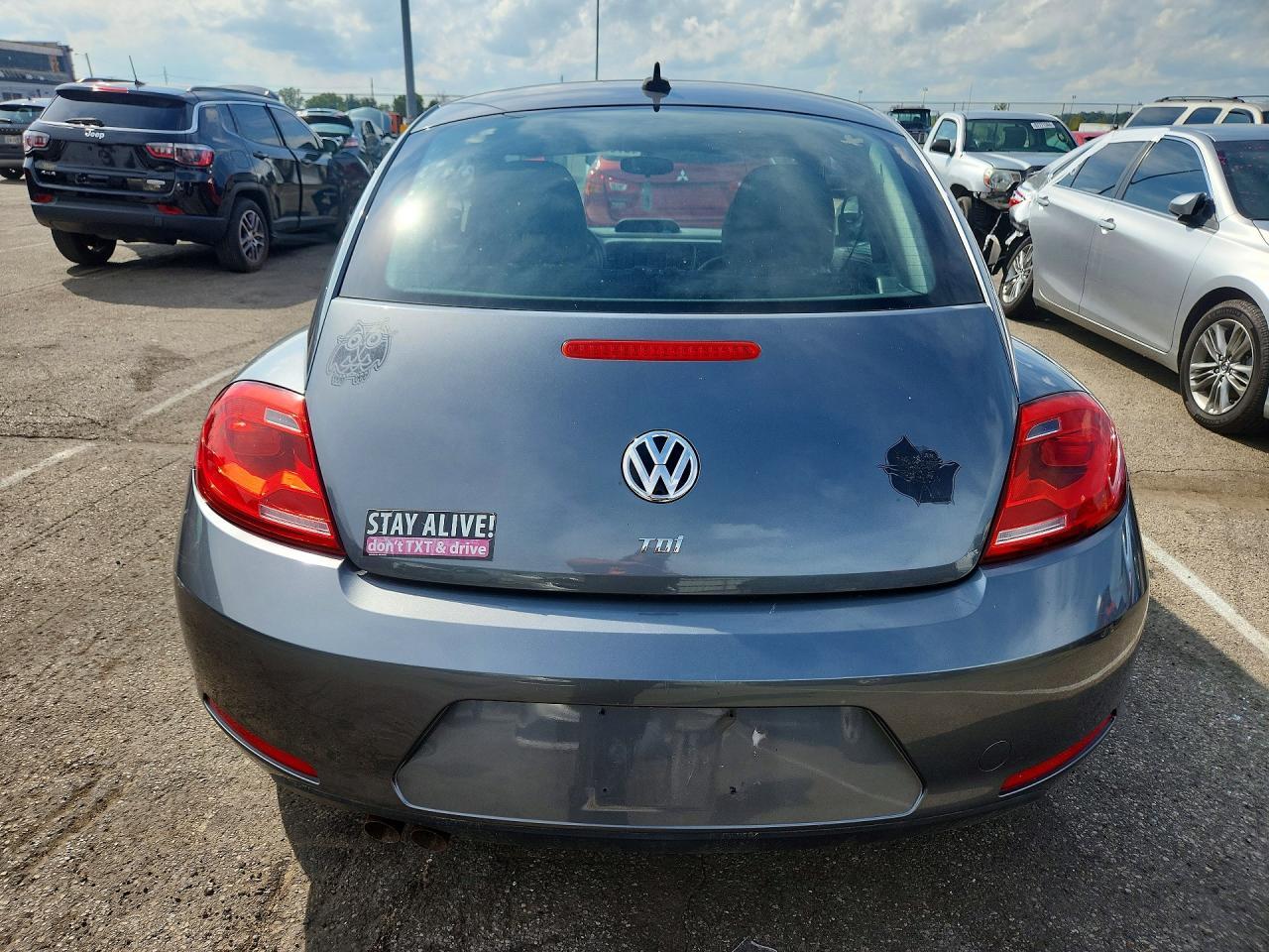 2014 Volkswagen Beetle - Image 6