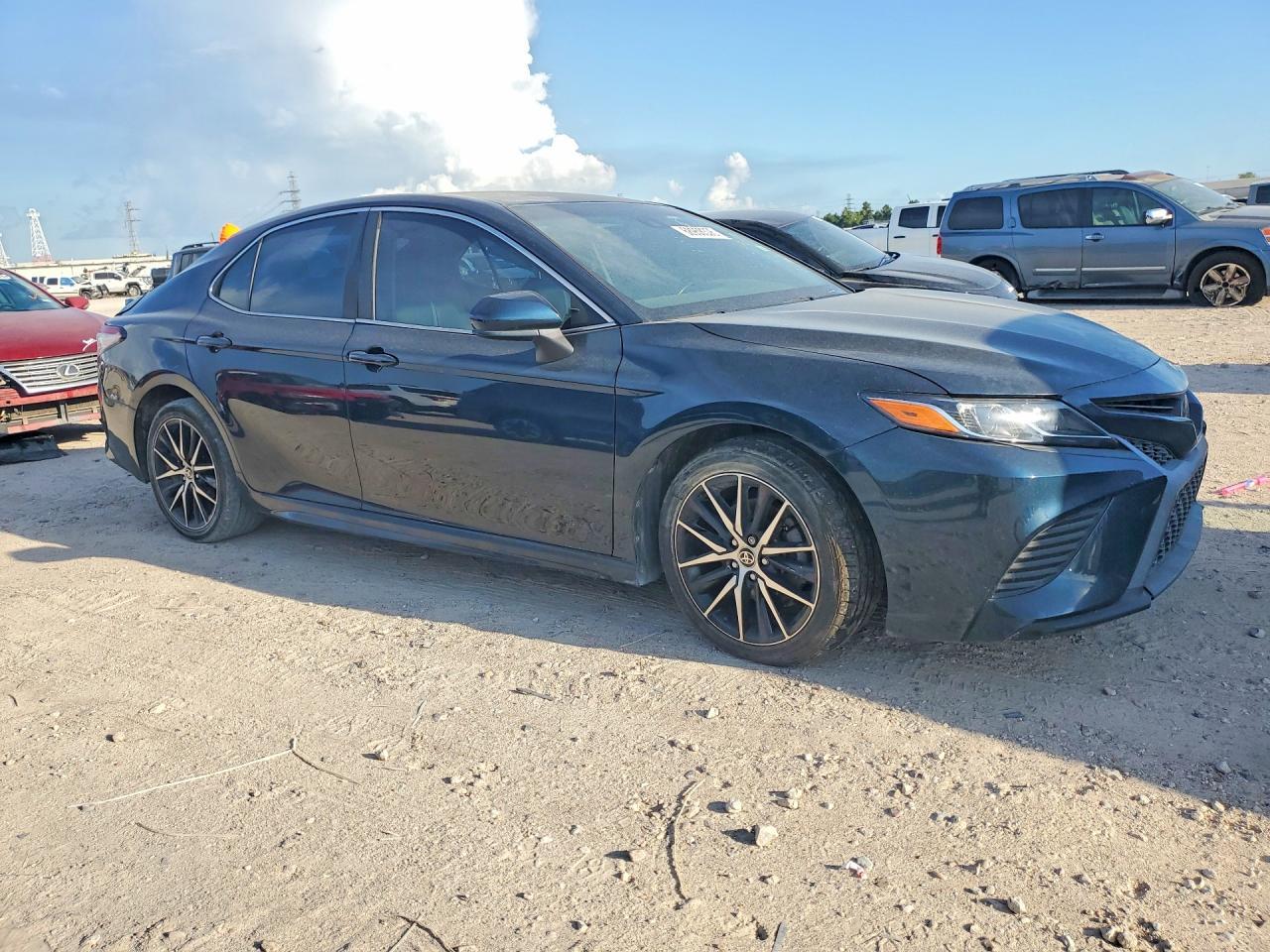 2019 Toyota Camry Se - Image 4