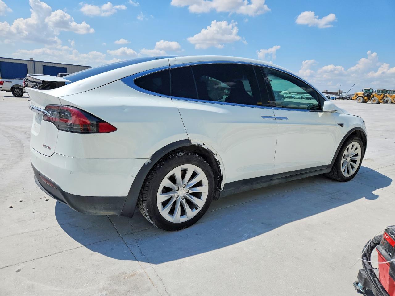 2018 Tesla Model X - Image 3
