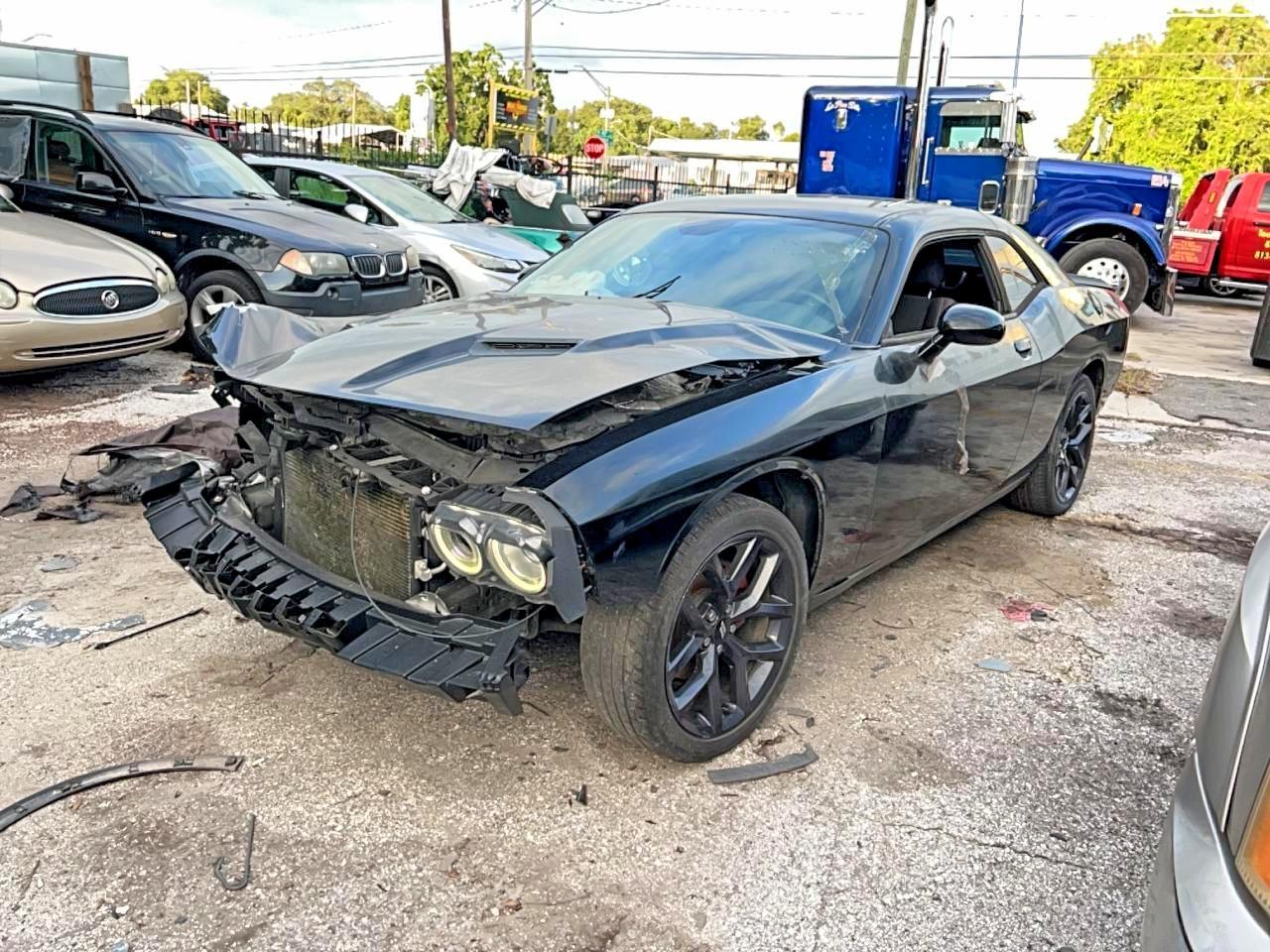 2019 Dodge Challenger Sxt - Image 2